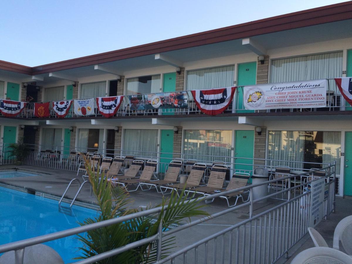 Panoramic Motel & Apts. Норт-Вайлдвуд Экстерьер фото